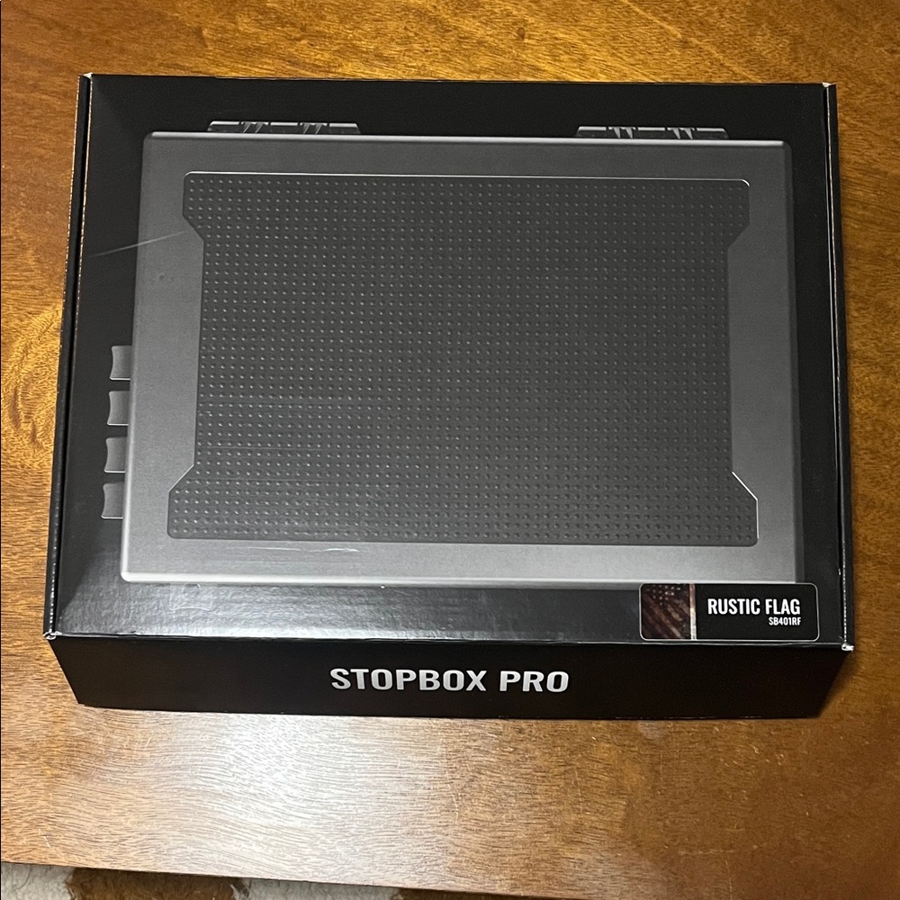 StopBox Pro Rustic Flag Edition - Picture 3 of 8